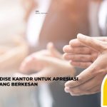 8 Merchandise Kantor untuk Apresiasi Internal yang Berkesan & Tidak Canggung